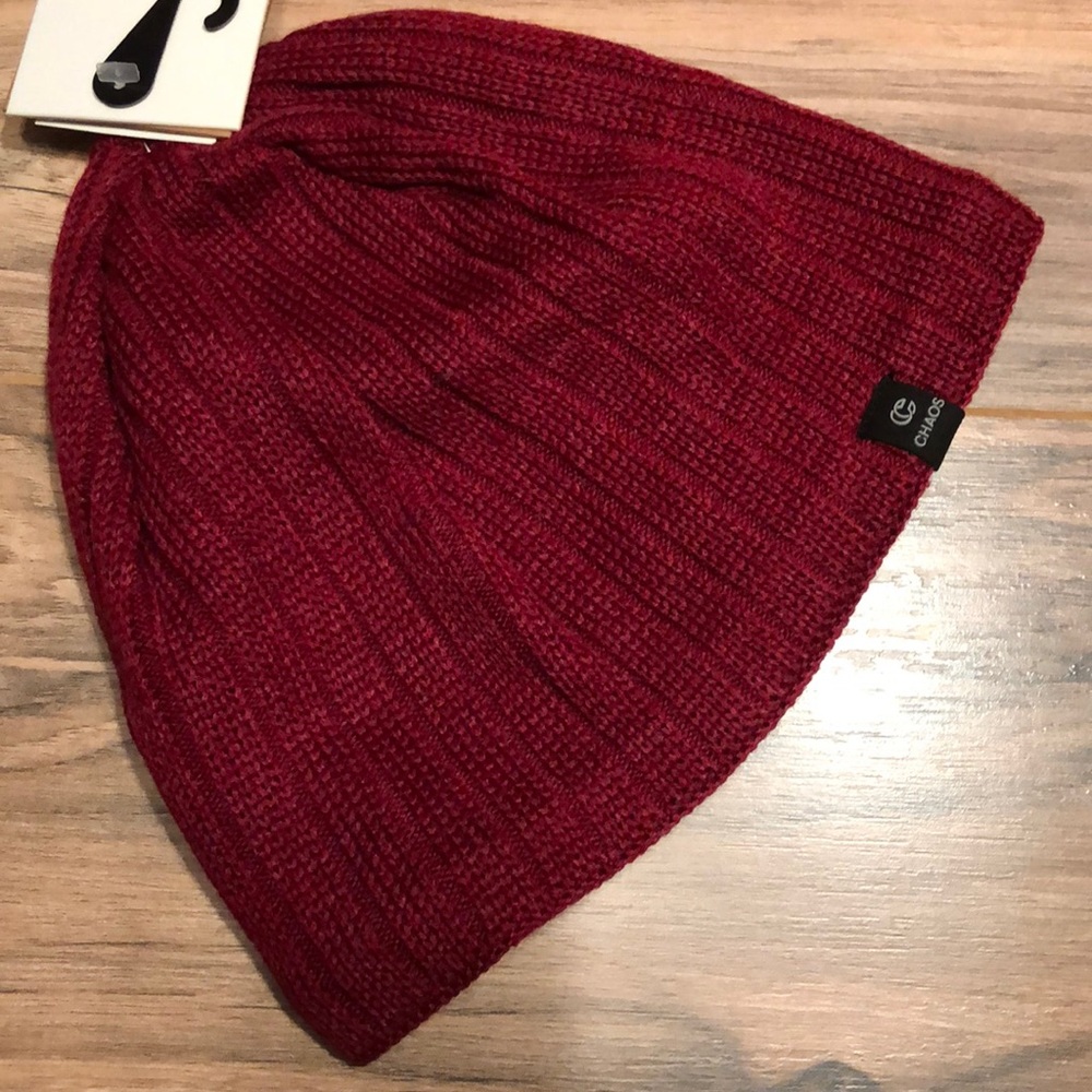 Chaos Men’s Technician Fine Gauge Beanie Ruby